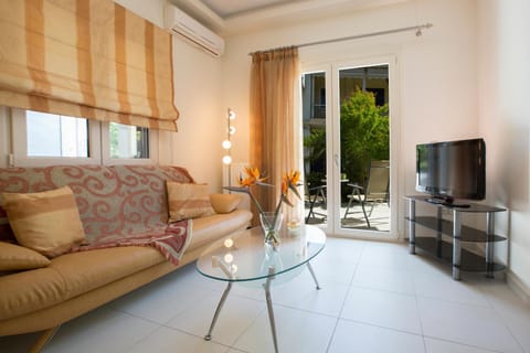 Communal lounge/ TV room, Living room