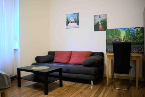 Communal lounge/ TV room, Living room, Seating area