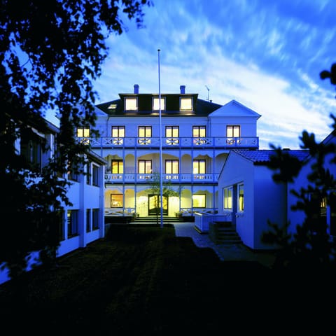 Property building, Night