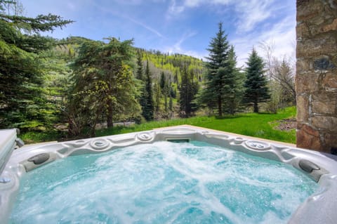 5BR Alpine Luxury Home with Private Hot Tub House in Vail