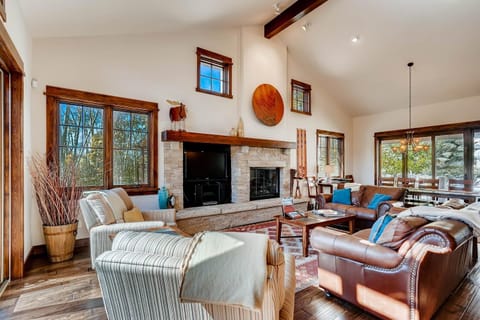 Sanctuary 2569 House in Keystone