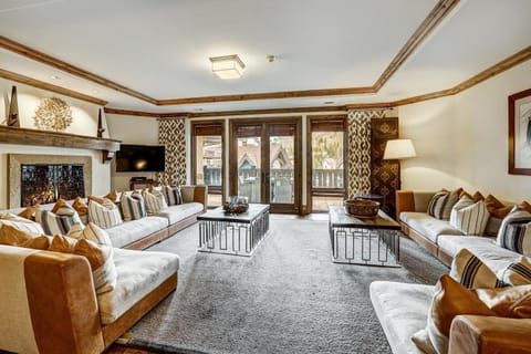 Arrabelle Luxury 4 BR Condo- Close To The Mountain Apartment in Lionshead Village Vail