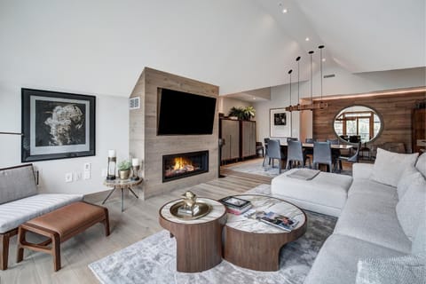 Vail Village Private 4 BR Residence w Full Kitchen Apartment in Vail