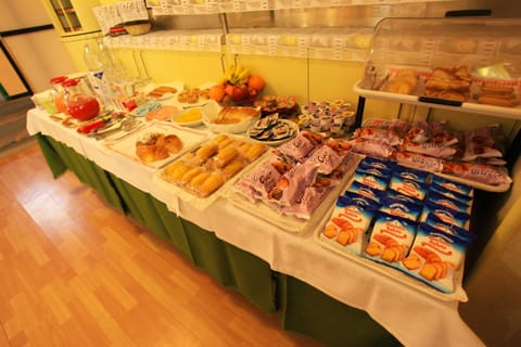 Food and drinks, Food