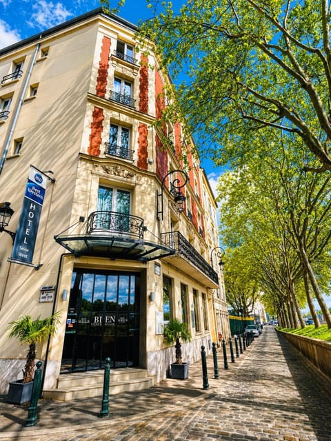 Property building, Spring, Off site, Day, Natural landscape, Summer, On site, River view, Seasons, Time of day, Location, Sunrise, Sunset