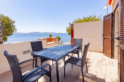 Balcony/Terrace, Balcony/Terrace, Photo of the whole room, Garden view, Garden view, Lake view, Lake view, Sea view, Sea view, Breakfast, Quiet street view