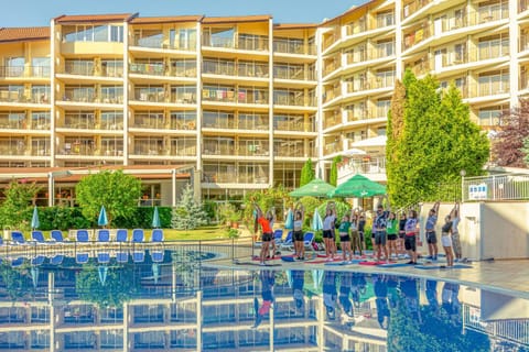Day, People, Natural landscape, Aqua park, Pool view, Swimming pool, Swimming pool, group of guests, sunbed