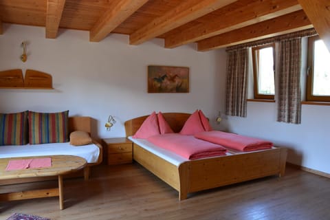 Bed, Photo of the whole room, Seating area, Bedroom