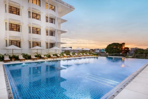 Property building, Swimming pool