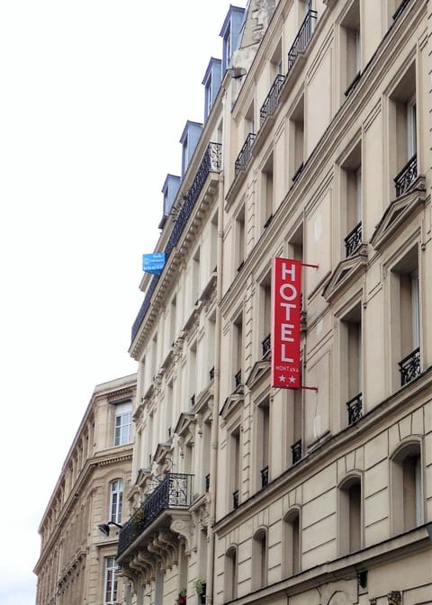 Facade/entrance, Property logo or sign, View (from property/room)