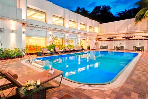 Swimming pool, Swimming pool