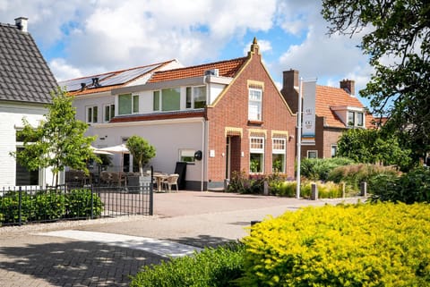 Property building, Street view, Location