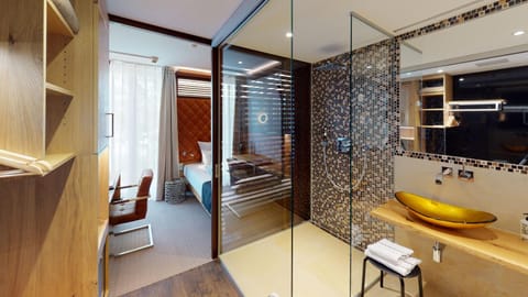 Shower, Photo of the whole room, Bedroom
