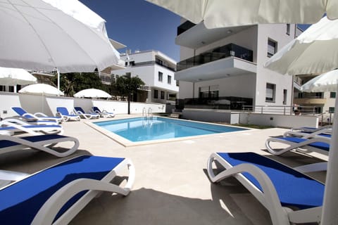 Property building, Balcony/Terrace, Swimming pool