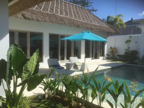 Facade/entrance, Garden, Swimming pool