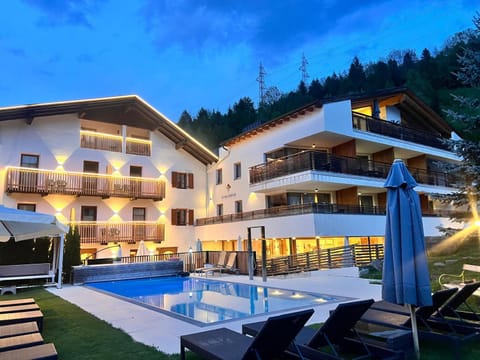 Property building, Pool view, Swimming pool