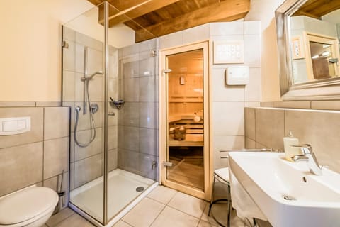 Sauna, Bathroom