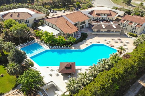 Property building, Day, Bird's eye view, Garden, Garden view, Pool view, Swimming pool, sunbed
