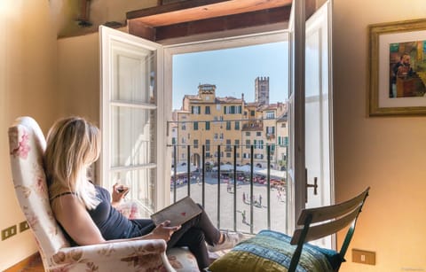 Property building, Living room, City view, Landmark view
