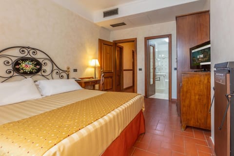 Spring, Bed, Day, Photo of the whole room, Bedroom, On site