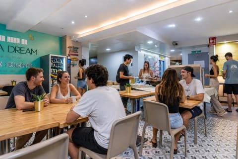 Property building, Restaurant/places to eat