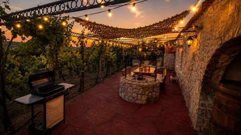BBQ facilities, View (from property/room), Balcony/Terrace, Dining area
