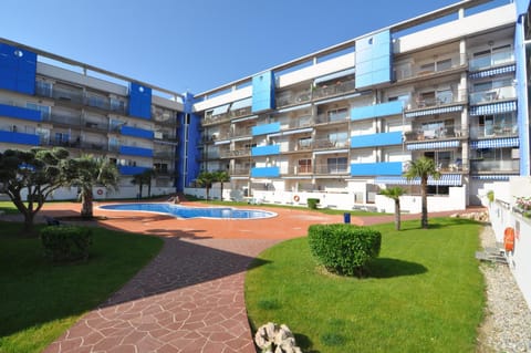 Property building, Garden, Garden view, Pool view, Swimming pool