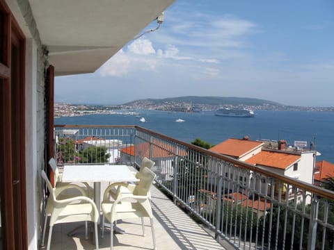 Day, Balcony/Terrace, City view, Landmark view, Sea view
