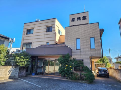Property building, Facade/entrance, Day