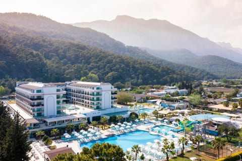 Property building, Bird's eye view, View (from property/room), Landmark view, Mountain view, Pool view, Swimming pool