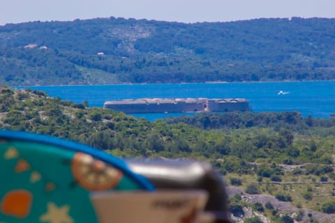Nearby landmark, Neighbourhood, Natural landscape, Balcony/Terrace, City view, Landmark view, Sea view, Street view