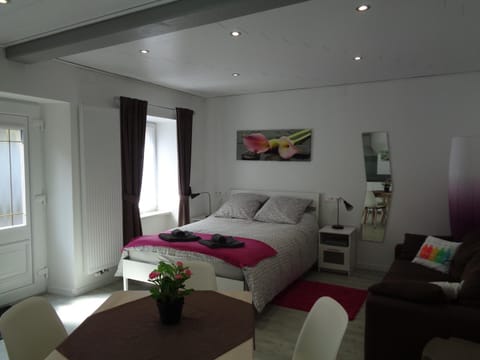 Bed, Decorative detail, Bedroom