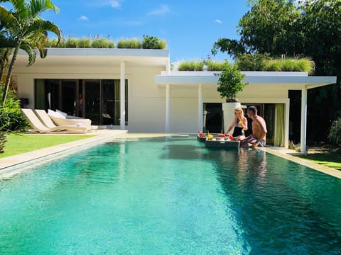 People, Garden view, Swimming pool, Breakfast, sunbed