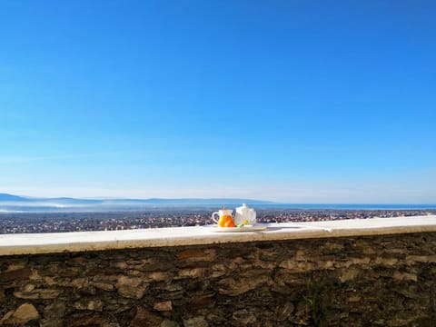 Nearby landmark, Balcony/Terrace, Food and drinks, City view, City view, Mountain view, Sea view