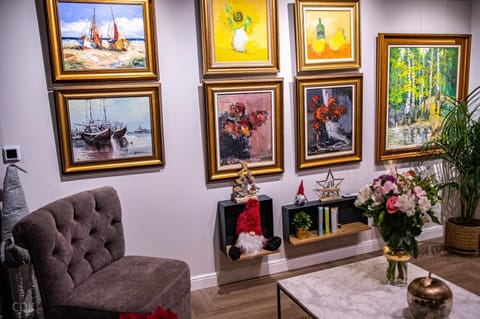 Decorative detail, Seating area