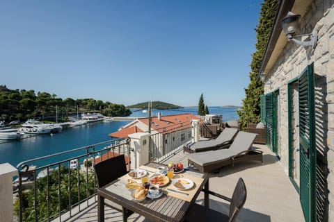 View (from property/room), Balcony/Terrace, Sea view