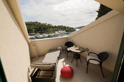 View (from property/room), Balcony/Terrace, Sea view