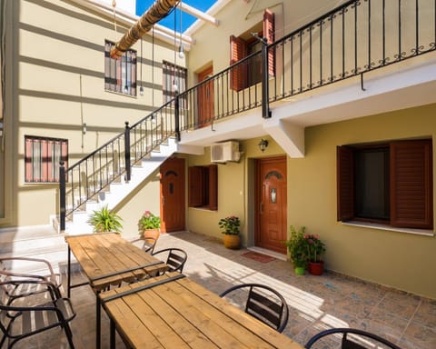 Patio, Facade/entrance, Balcony/Terrace