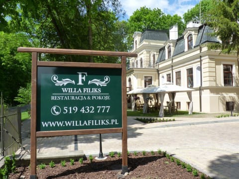 Facade/entrance, Property logo or sign