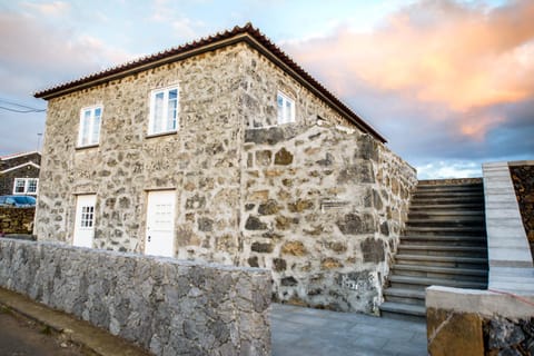 Facade/entrance, Off site
