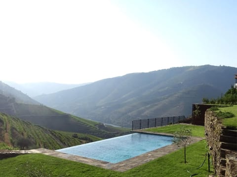 Restaurant/places to eat, Food close-up, Day, Activities, Garden, Library, On-site shops, Balcony/Terrace, Lobby or reception, Business facilities, Banquet/Function facilities, Hiking, Communal kitchen, On site, Landmark view, Mountain view, Pool view, River view, Area and facilities, Swimming pool, Meals, Buffet breakfast, Lunch, Dinner, Drinks, Alcoholic drinks, Non alcoholic drinks