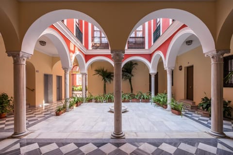 Property building, Patio, Day, On site