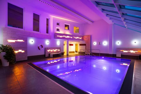 Decorative detail, Swimming pool, Swimming pool