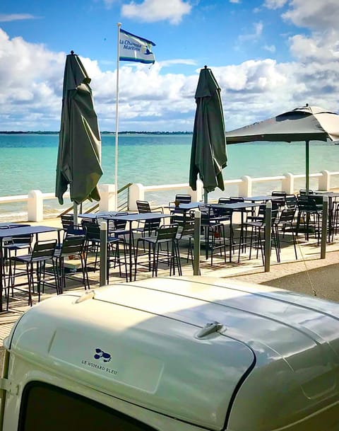 Restaurant/places to eat, Balcony/Terrace, Sea view