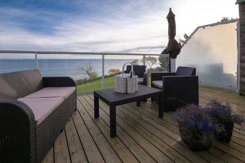 Seating area, Sea view, Sunrise