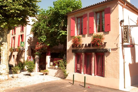 Property building, Day