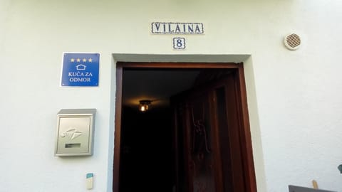 Villaina Villa in Komiža