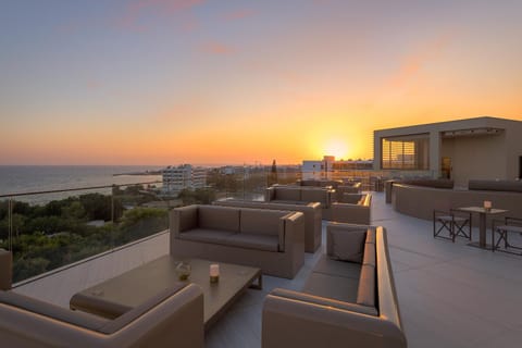 Lounge or bar, Sea view, Sunset