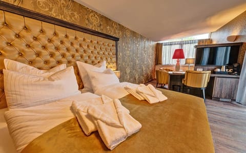 Bed, TV and multimedia, Photo of the whole room, Seating area