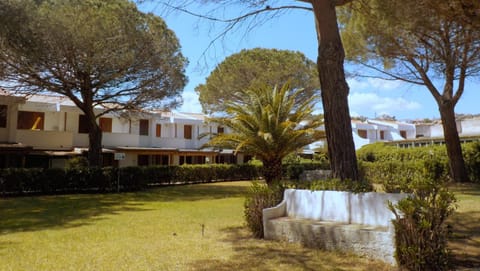 Facade/entrance, Garden